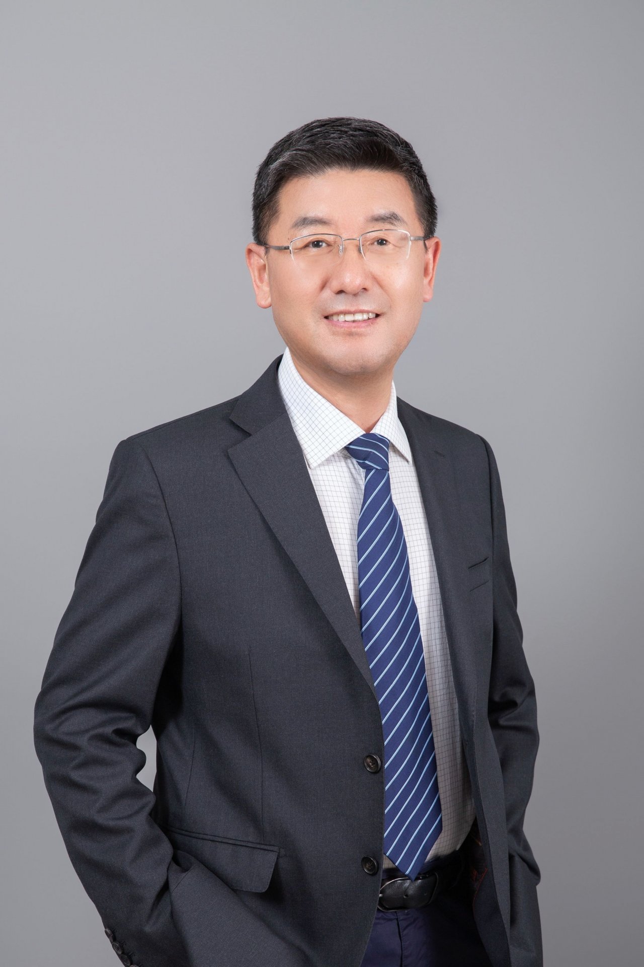入选全国杰出专业技术人才