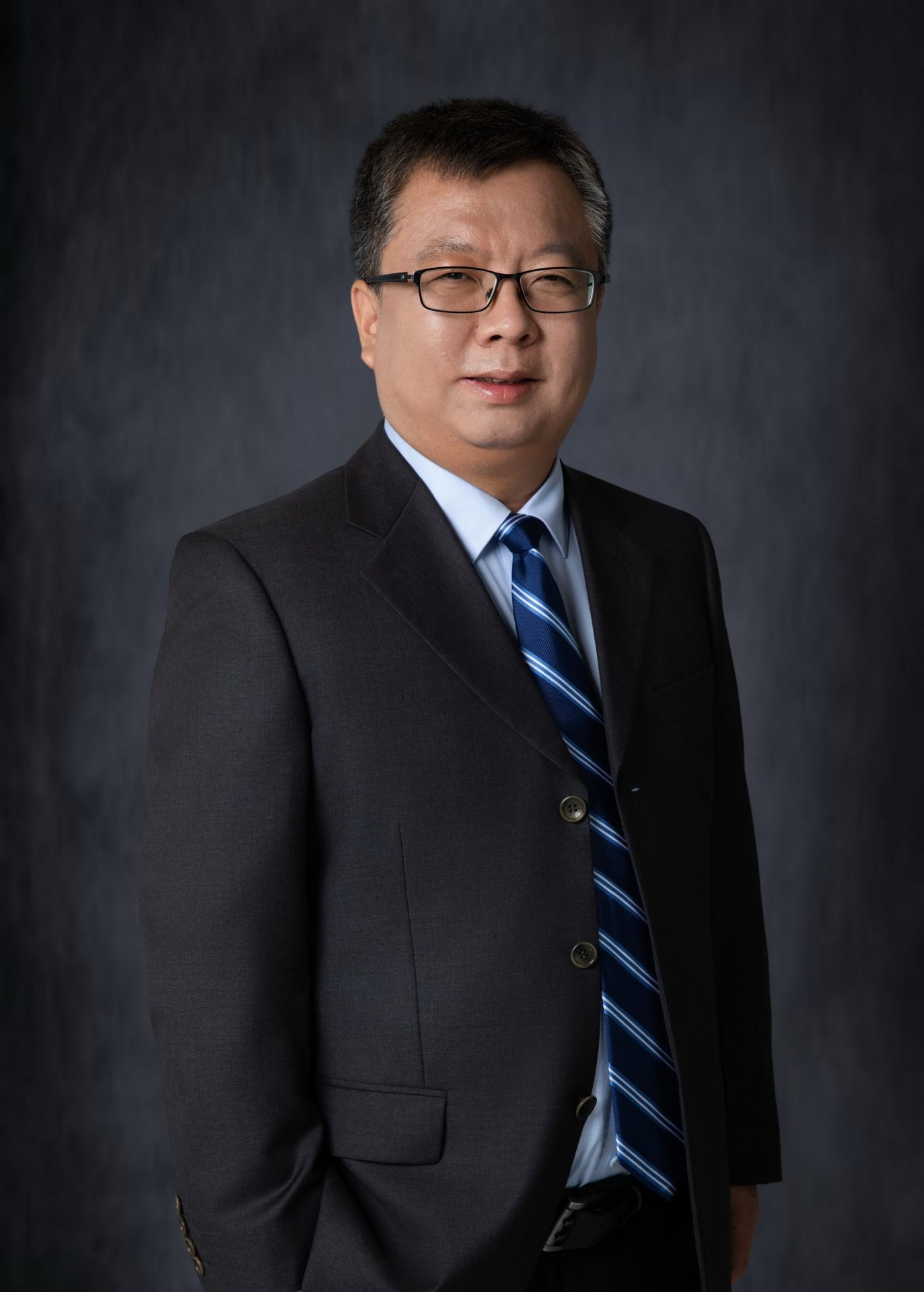 兼任中央统战部宗教工作特聘专家