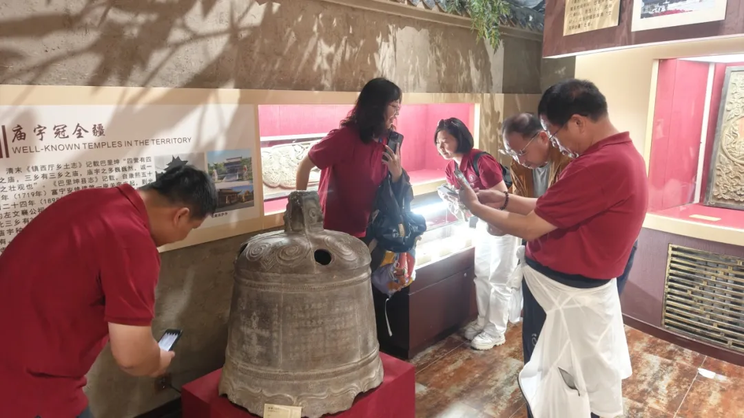 学校党委对100名优秀共产党员