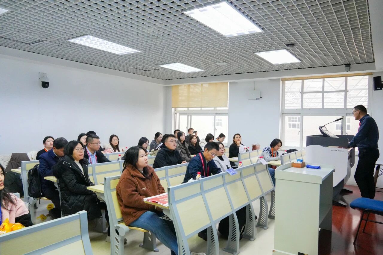 是以中国式现代化全面推进中华民族伟大