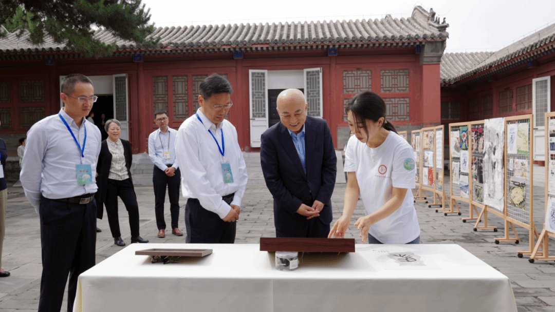 故宫博物院副院长朱鸿文出席活动