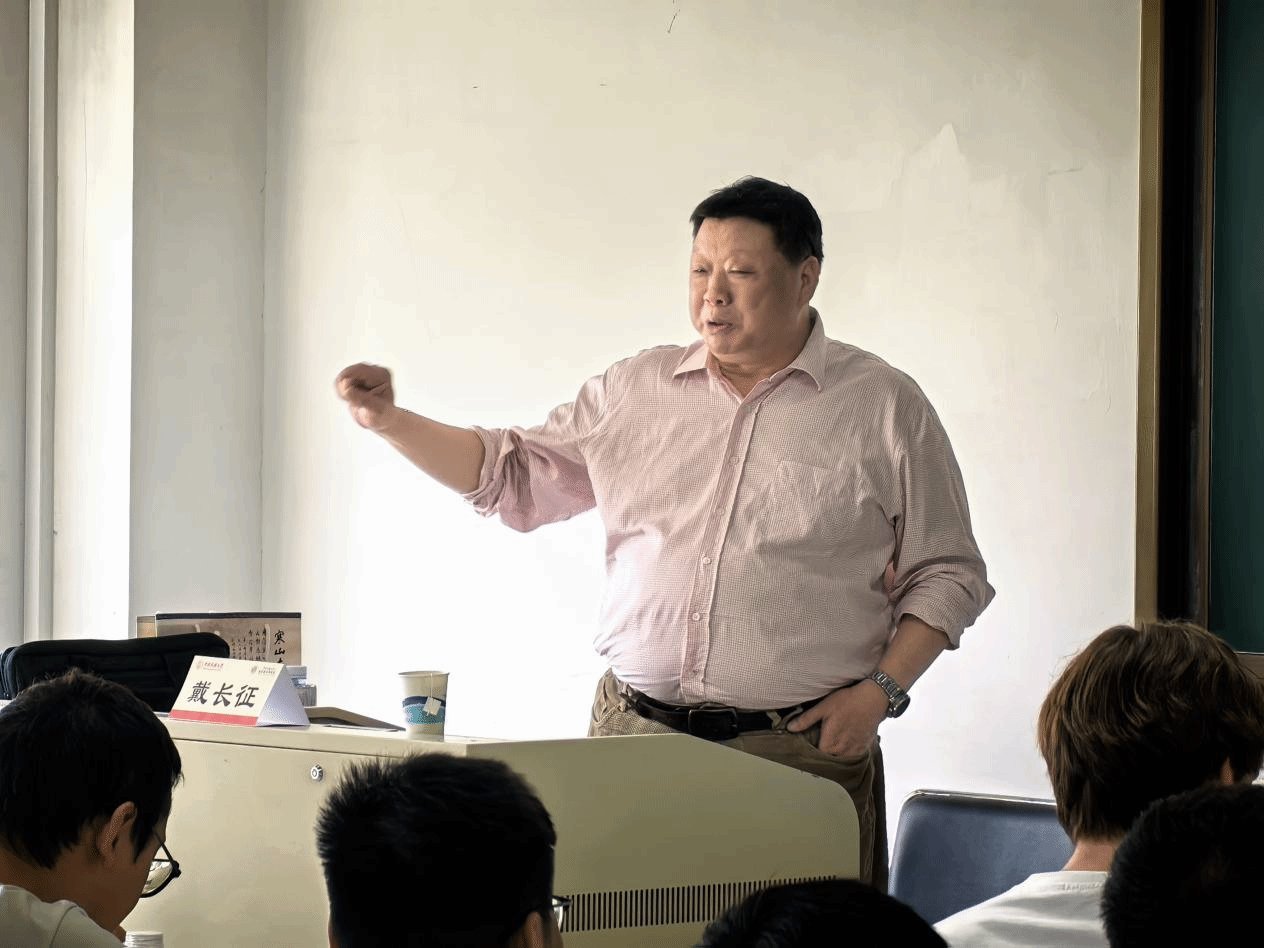 进一步提升师生对国际形势与国家安全问