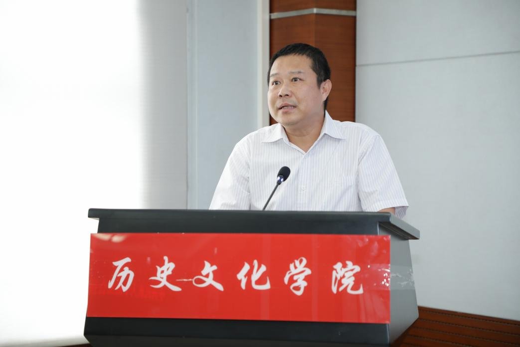 校友会会长石亚洲