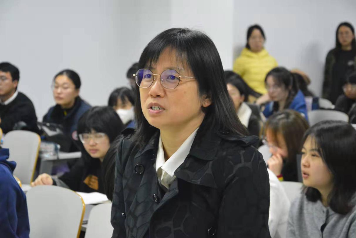 霍政欣教授从中国综合国力的提升