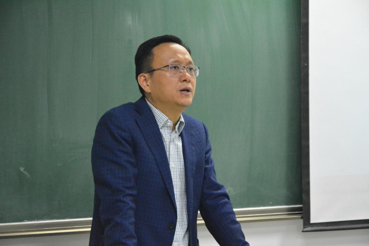 本次讲座由中国政法大学霍政欣教授主讲
