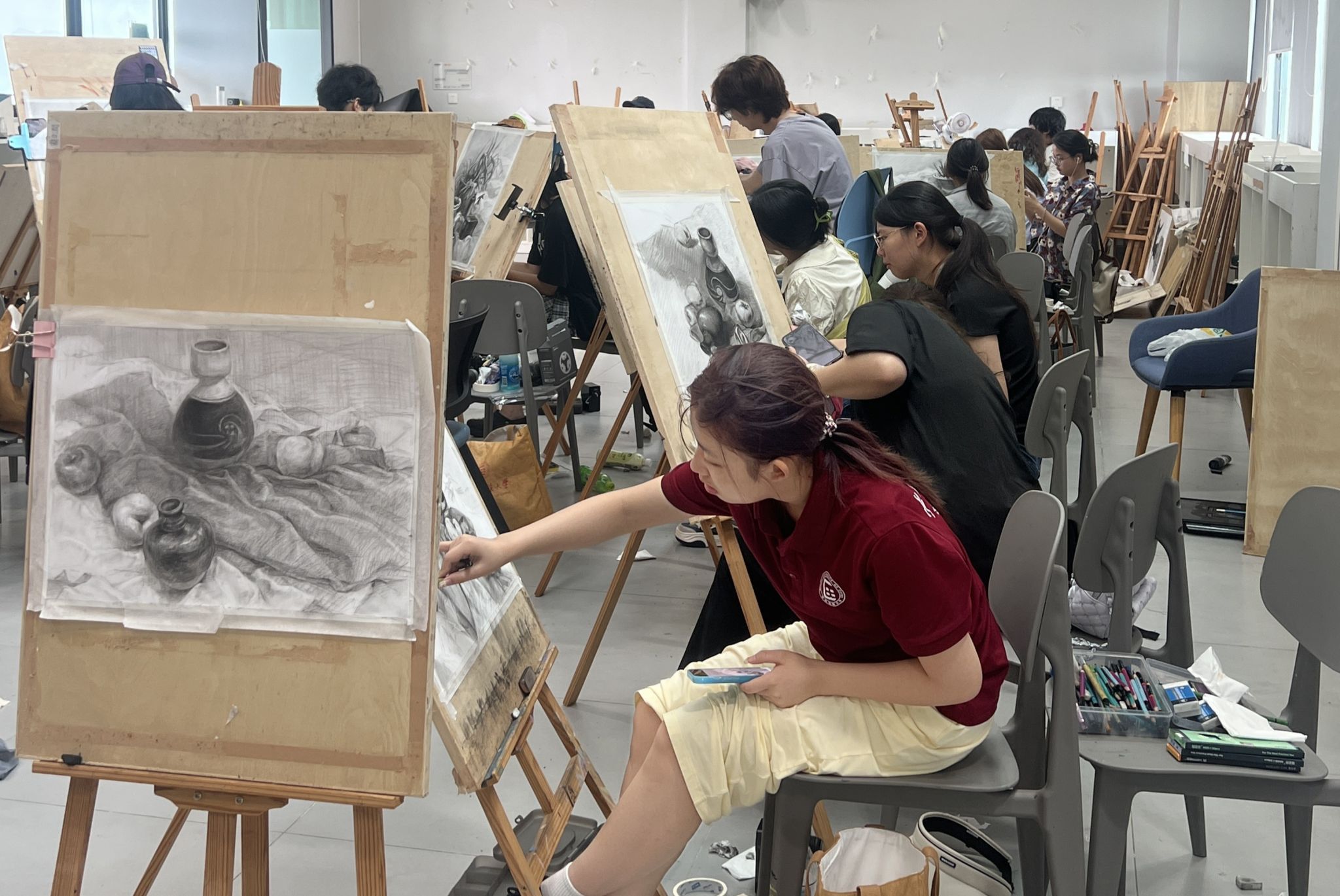 学校前身是中国共产党1941年9月在