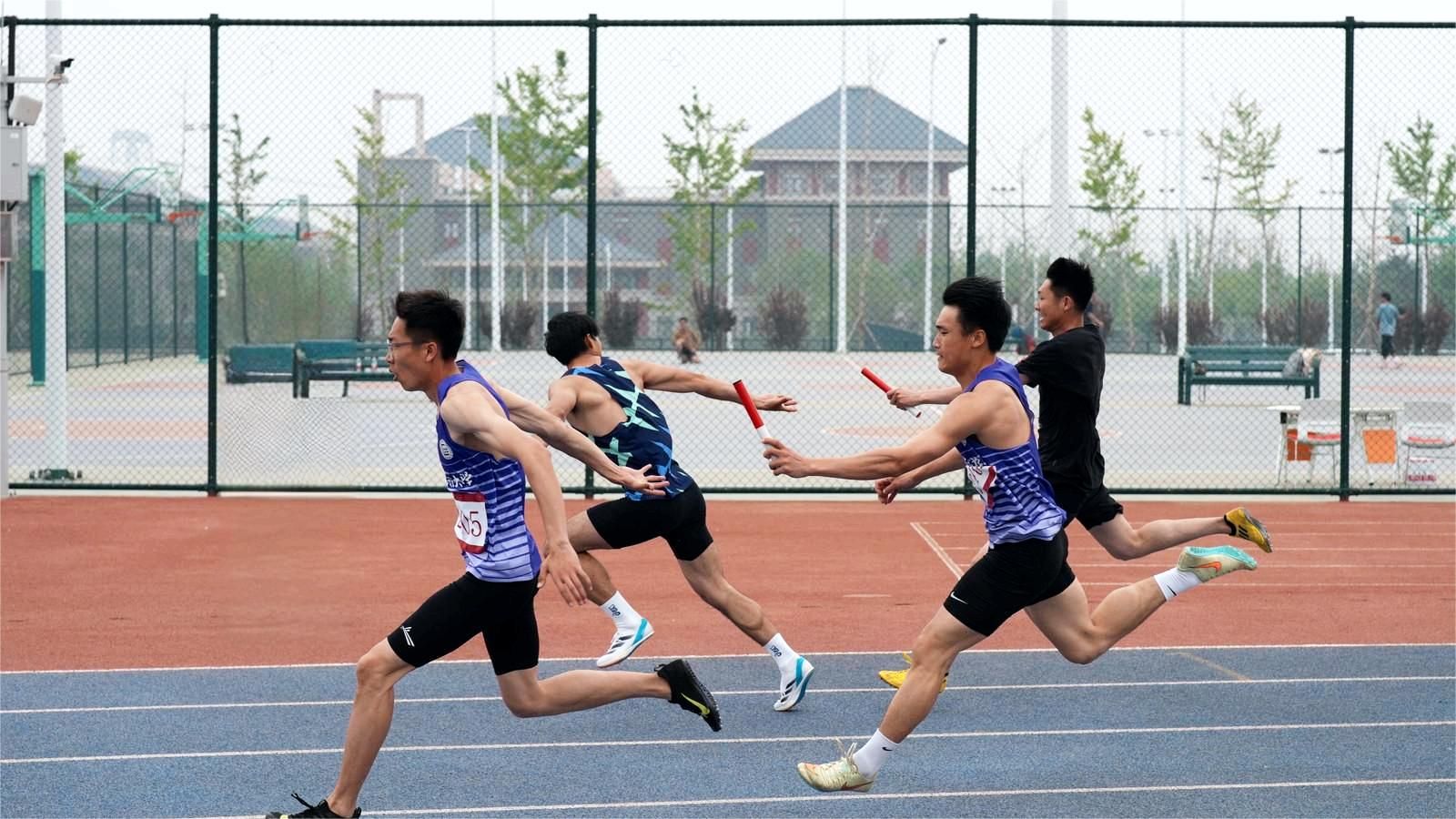 继续直击比赛精彩瞬间