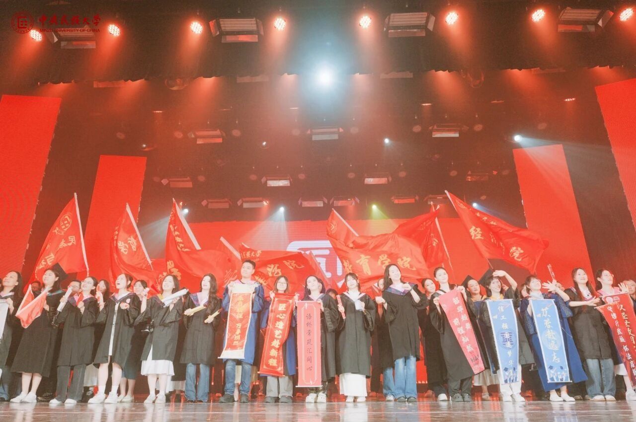 以文艺浸润的方式凝聚青年思想
