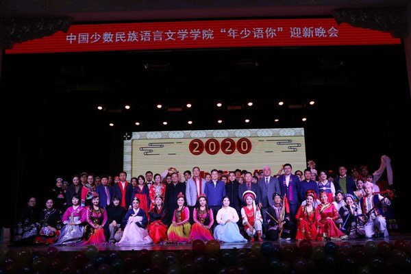 2Y5A1234.JPG 展现了学院师生蓬勃向上的面貌