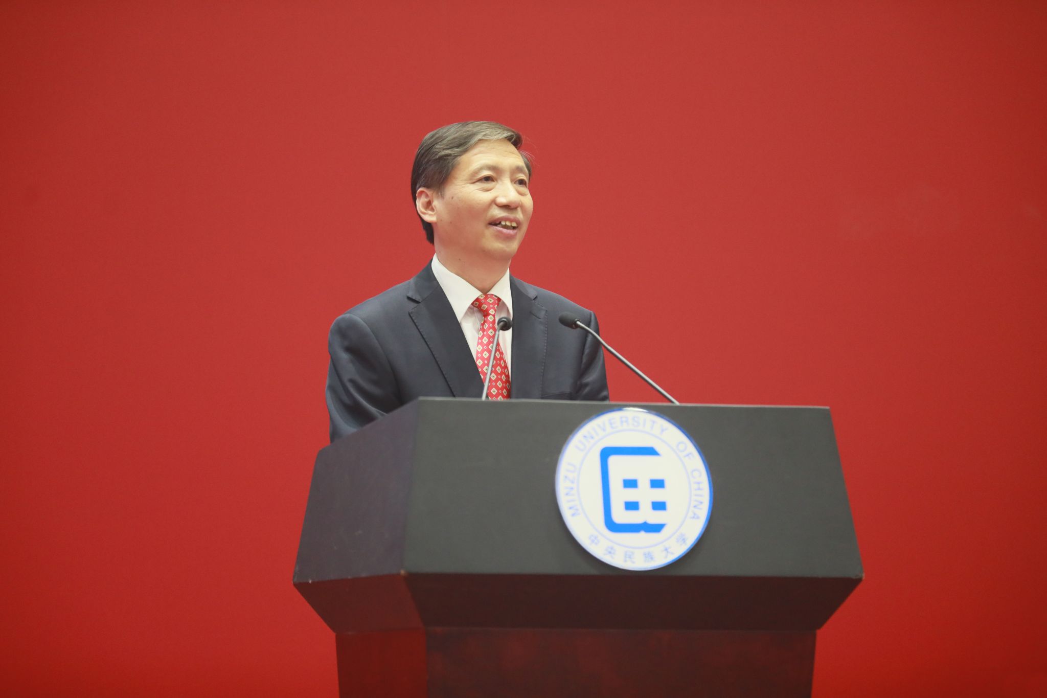 因此党委副书记