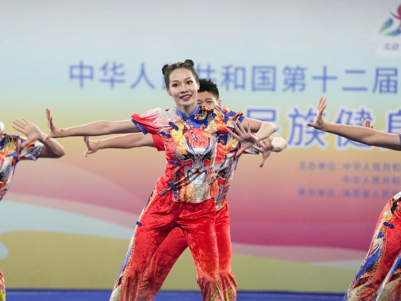 却担负着卫冕的重任