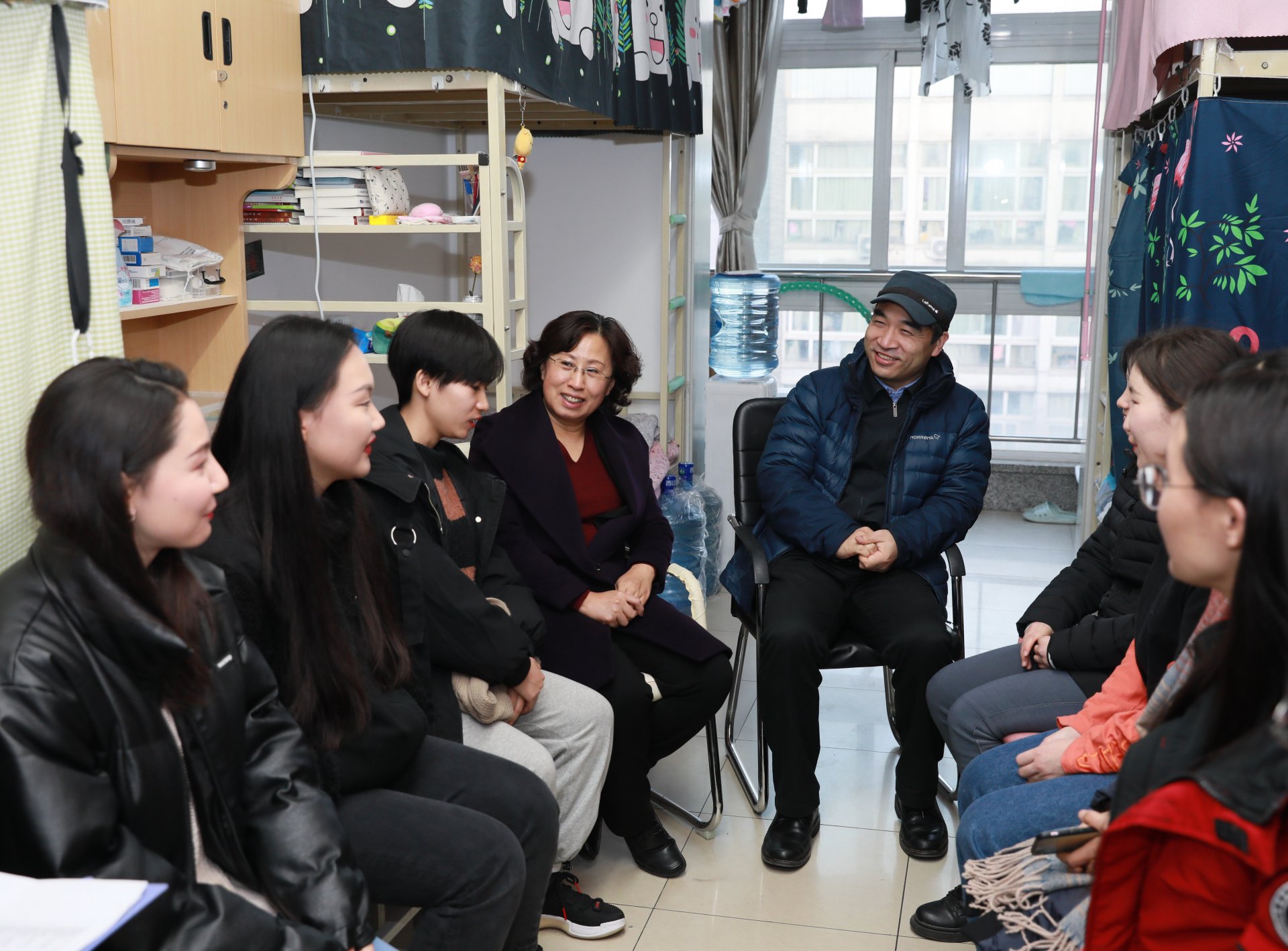 根据《关于深入挖掘参与国庆活动形成的