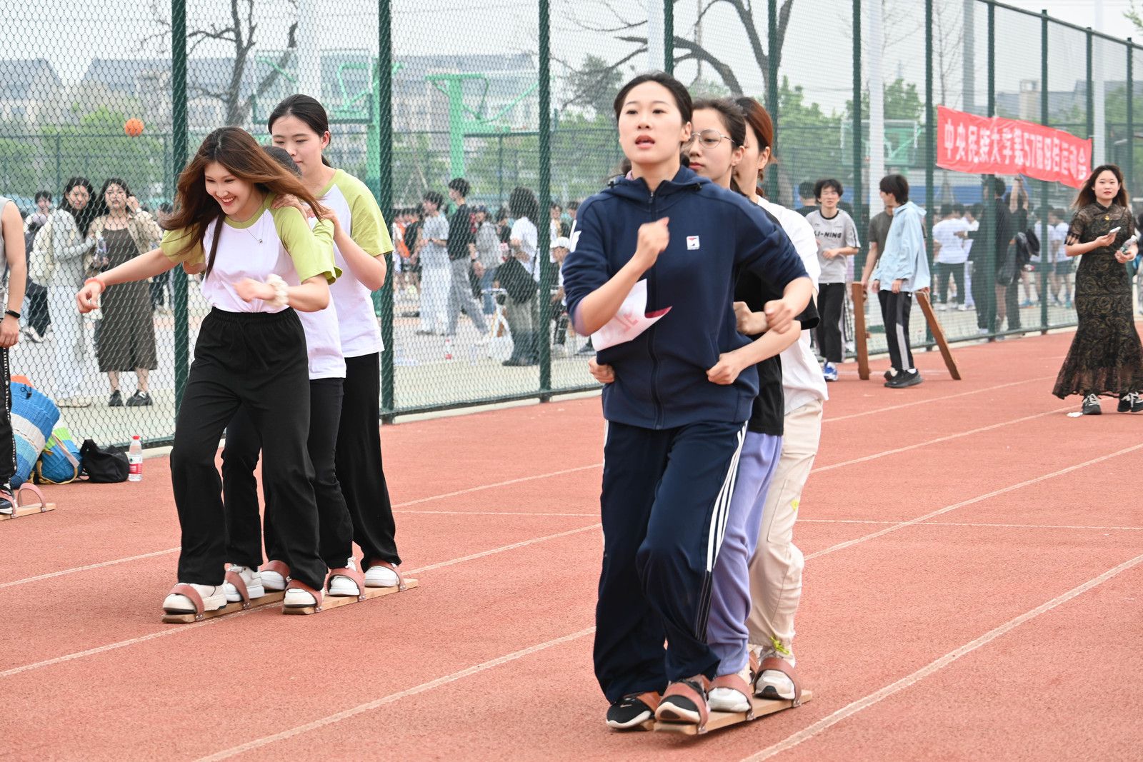 继续直击比赛精彩瞬间