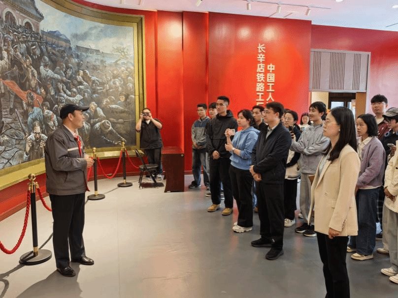 各族学子在广阔“大课堂”中读懂“何以