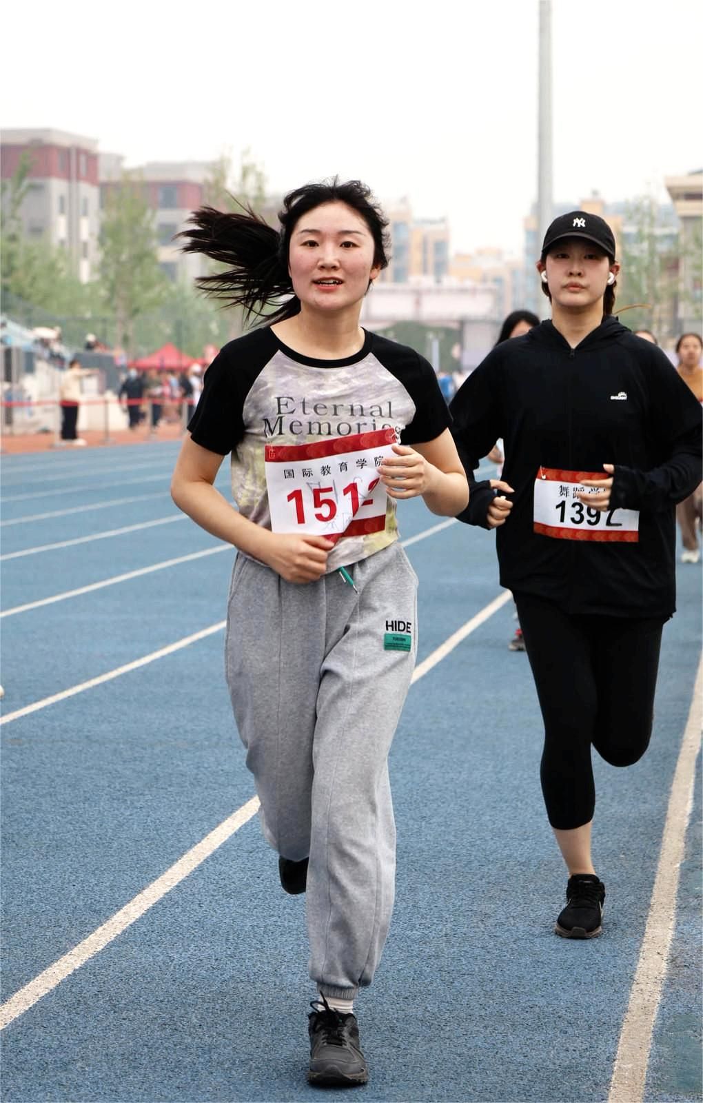 继续直击比赛精彩瞬间