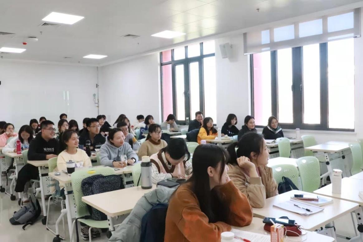 文学院举办了朋辈澳博体育官方正版进课