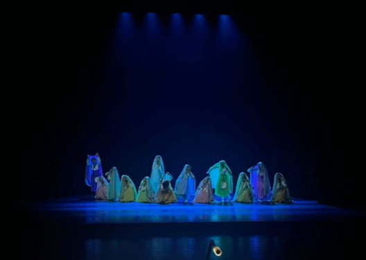 赴延安参加中国舞蹈“荷花奖”精品巡演