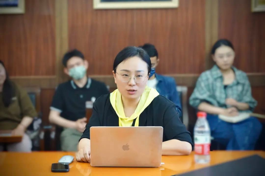 整体性和前沿性的知识结构