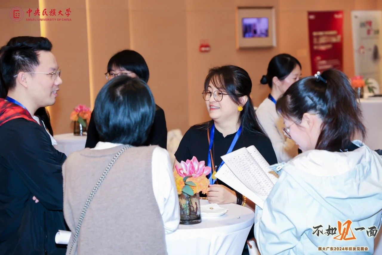校友总会会长石亚洲