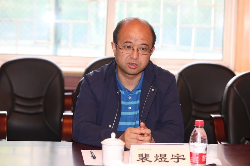 副县长谭毅力一行到访我校